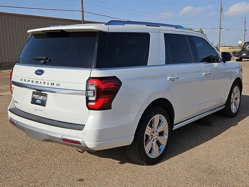 Used 2023 Ford Expedition Platinum RWD image 11