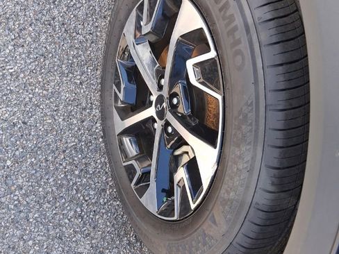 Used 2023 Kia Sportage EX FWD image 3