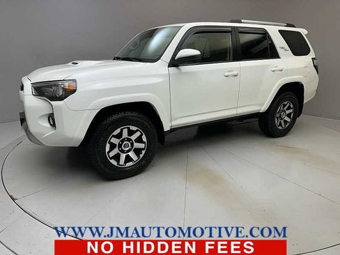 Used 2017 Toyota 4Runner TRD Off-Road image 1