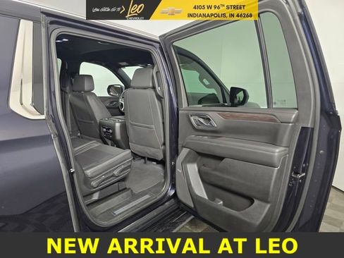Used 2024 Chevrolet Suburban LT image 16