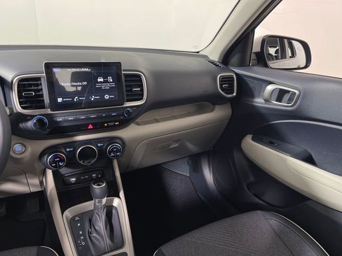 New 2026 Hyundai Venue SEL image 17