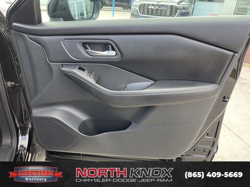 Used 2025 Nissan Rogue SV FWD image 26