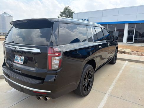 Used 2024 Chevrolet Suburban High Country AWD/4WD image 7
