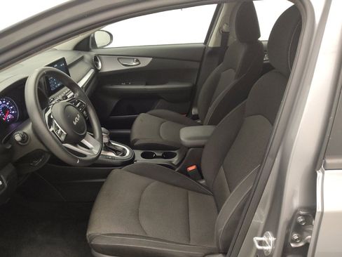 Used 2022 Kia Forte LXS FWD image 17