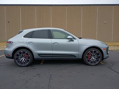 Certified 2022 Porsche Macan S AWD/4WD image 8