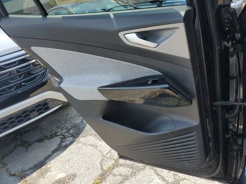 Certified 2025 Volkswagen ID.4 Pro RWD image 19