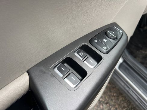 Used 2020 Kia Sportage LX w/ LX Popular Package image 11