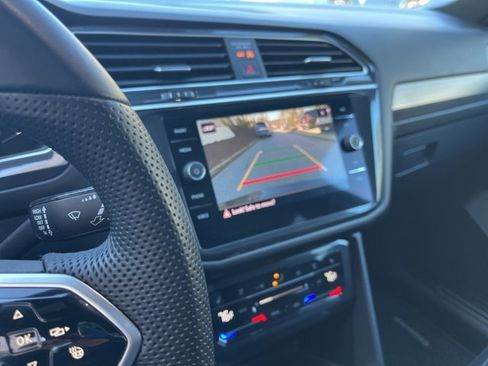 Used 2024 Volkswagen Tiguan SEL R-Line image 25