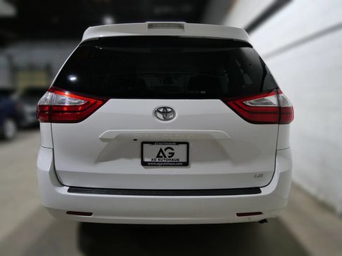 Used 2018 Toyota Sienna LE FWD image 5