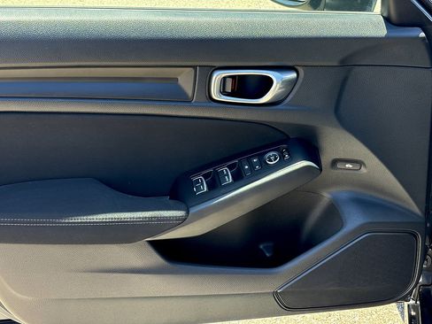 Used 2023 Honda Civic Sport image 11