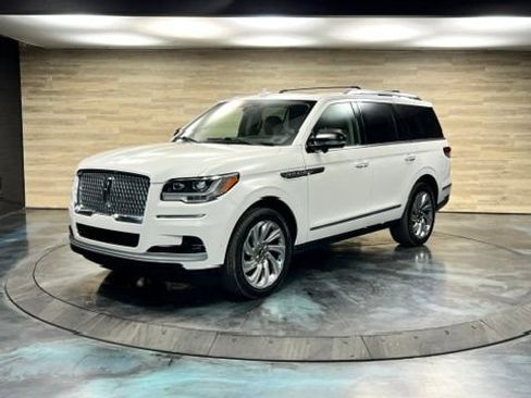 Used 2023 Lincoln Navigator Reserve AWD/4WD image 8
