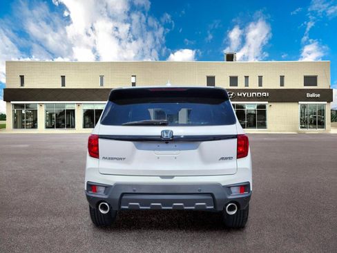 Used 2024 Honda Passport EX-L image 4
