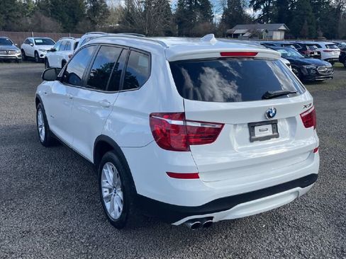 Used 2017 BMW X3 xDrive28i image 3
