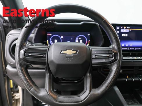 Used 2024 Chevrolet Colorado W/T image 10