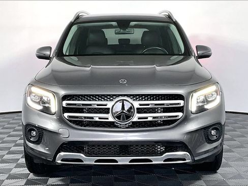 Used 2022 Mercedes-Benz GLB 250 4MATIC w/ Premium Package Lite image 3