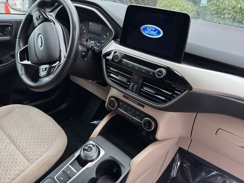 Used 2022 Ford Escape SE w/ Convenience Package image 23