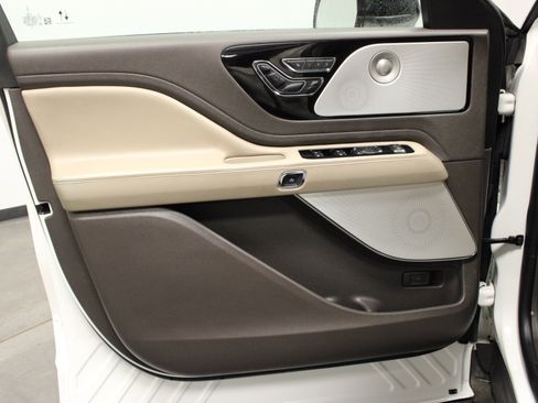 Used 2020 Lincoln Aviator Reserve w/ Equipment Group 202A image 20