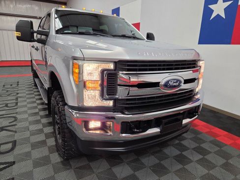 Used 2017 Ford F250 XLT w/ XLT Value Package image 23