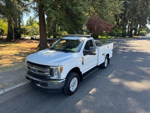 Used 2018 Ford F250 XL w/ STX Appearance Package AWD/4WD image 9