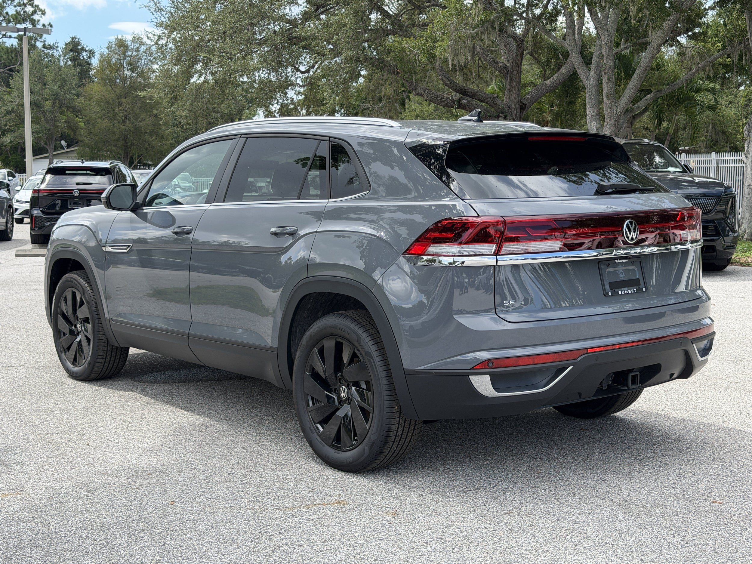 New 2026 Volkswagen Atlas Cross Sport SE FWD image 5
