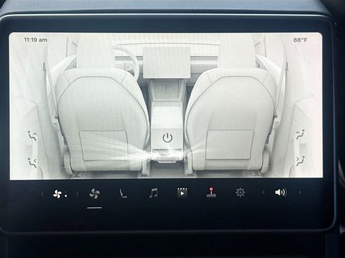 Used 2026 Tesla Model Y 2WD image 27