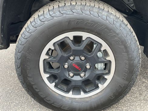Used 2025 Toyota Tacoma TRD Off-Road AWD/4WD image 29
