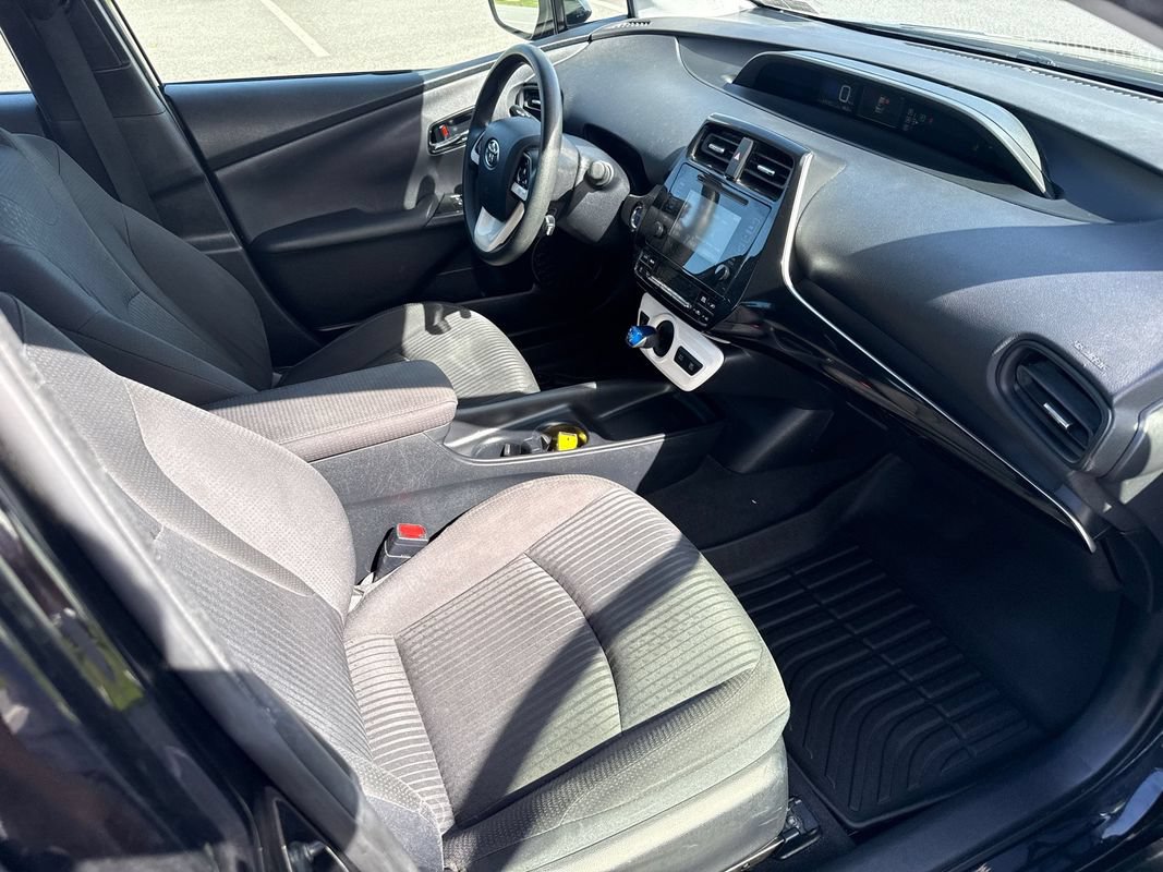 Used 2017 Toyota Prius Two w/ Carpet Mat Package FWD image 14