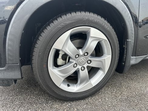 Used 2019 Honda HR-V LX image 8