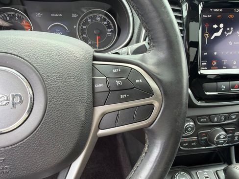 Used 2019 Jeep Cherokee Limited w/ Trailer Tow Group AWD/4WD image 18
