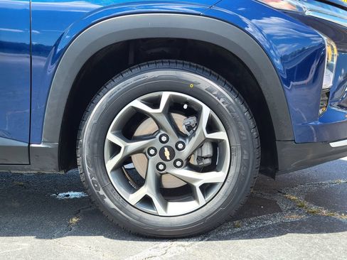 Used 2024 Chevrolet Trax LT FWD image 11