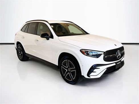 Certified 2025 Mercedes-Benz GLC 300 GLC 300 image 3
