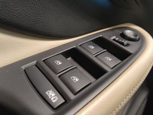 Used 2017 Buick Envision Essence FWD image 27