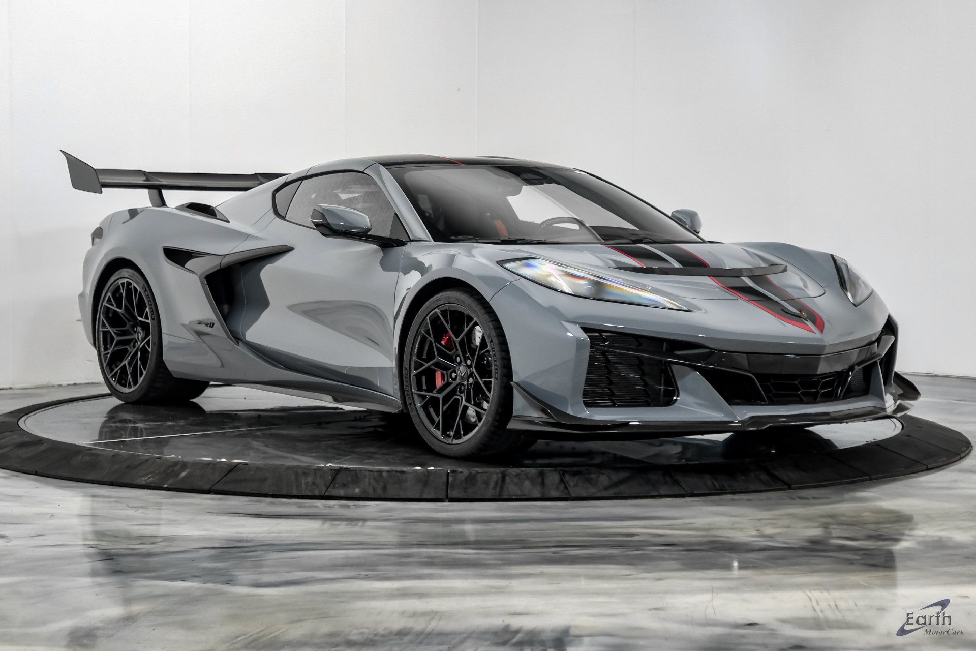 Used 2025 Chevrolet Corvette ZR1 w/ ZR1 Carbon Fiber Aero Package RWD image 32