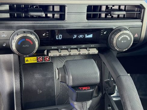 Used 2025 Toyota 4Runner TRD Off-Road image 19