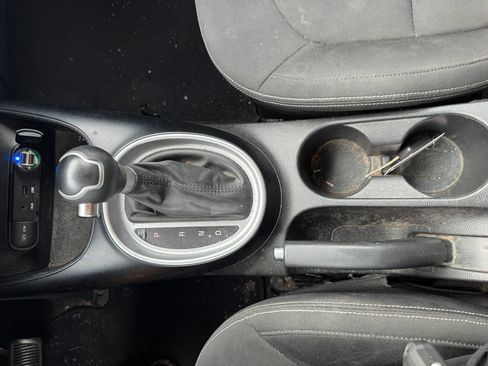Used 2014 Kia Soul FWD image 16