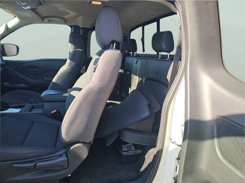 Used 2025 Nissan Frontier S RWD image 7