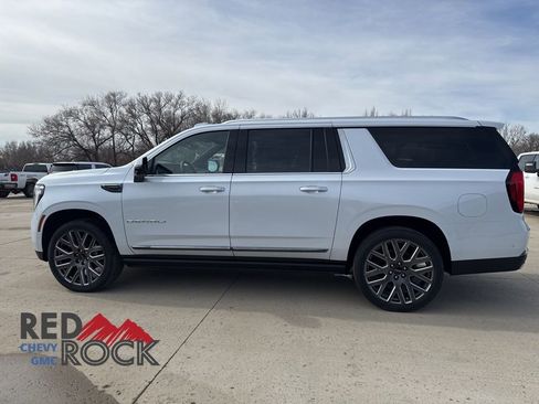 New 2026 GMC Yukon XL Denali Ultimate w/ LPO, Floor Liner Package AWD/4WD image 8