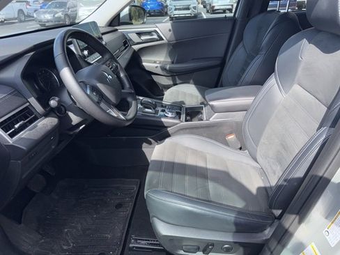 Used 2024 Mitsubishi Outlander SE image 8