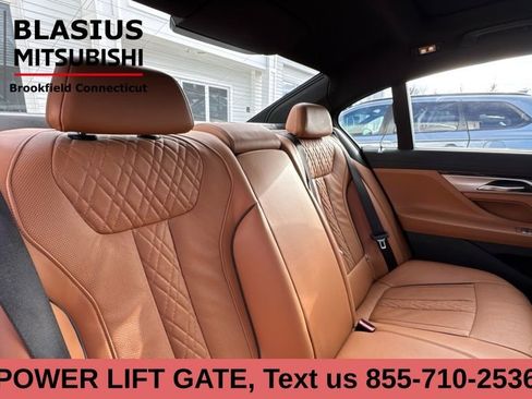 Used 2022 BMW 740i xDrive 740i xDrive w/ M Sport Package image 21