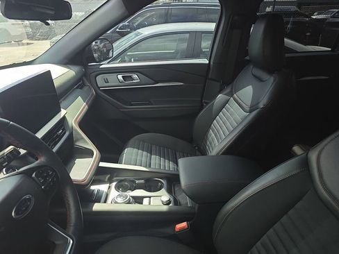 Used 2025 Ford Explorer ST-Line image 13