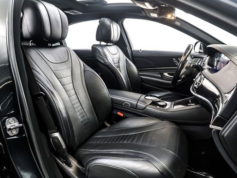 Used 2019 Mercedes-Benz S 560 Sedan image 7