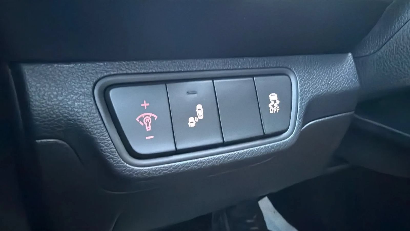 Used 2024 Kia Forte LXS w/ LXS Technology Package FWD image 32