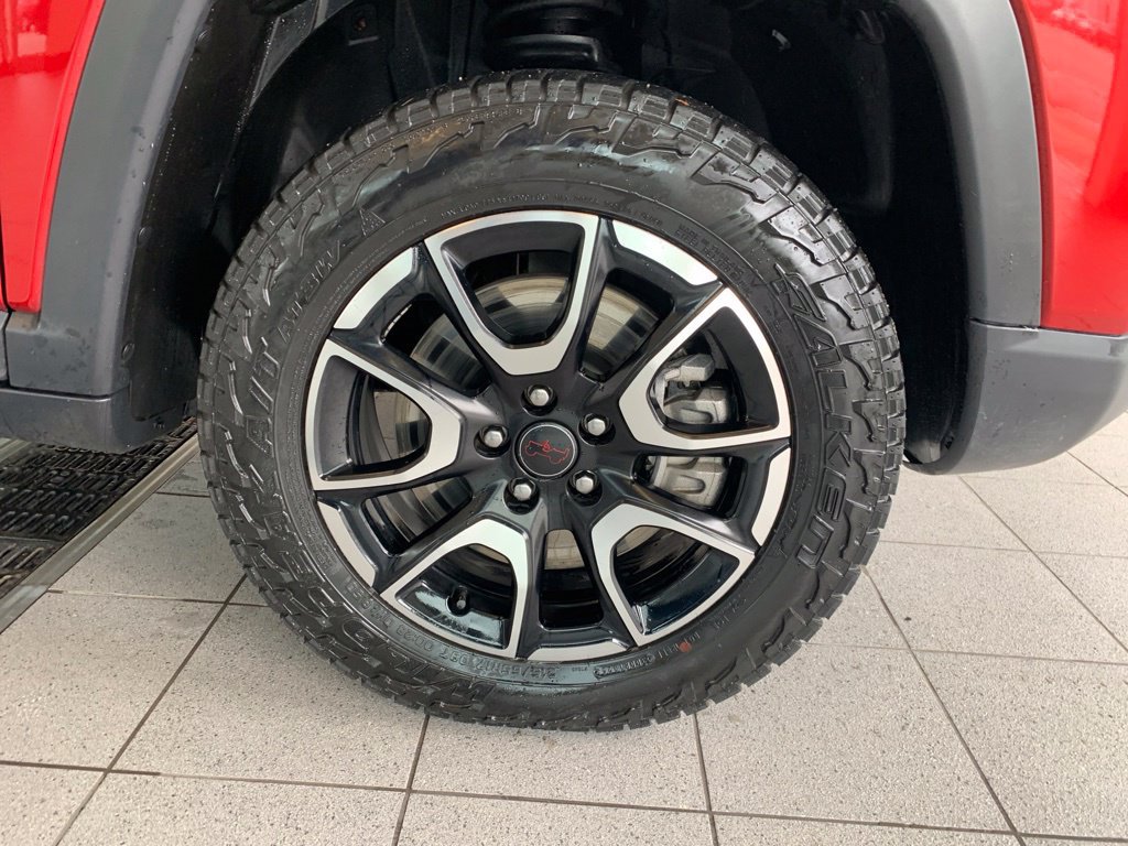 Used 2025 Jeep Compass Trailhawk AWD/4WD image 23