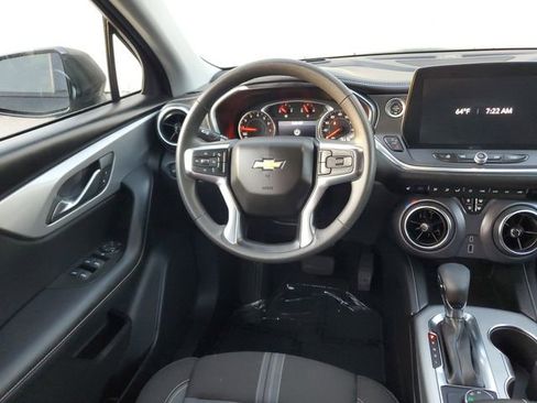 Used 2025 Chevrolet Blazer LT FWD image 11