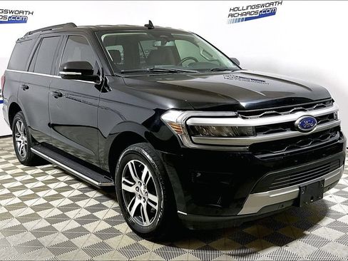 Used 2022 Ford Expedition XLT RWD image 3