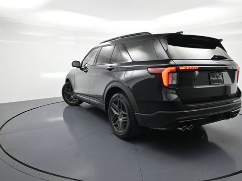 Used 2025 Ford Explorer ST image 27