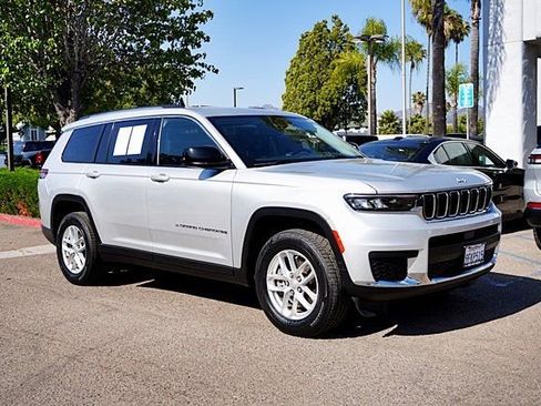 Used 2023 Jeep Grand Cherokee L Laredo RWD image 6