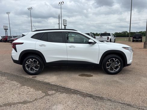 New 2026 Chevrolet Trax LT w/ LT Convenience Package image 7