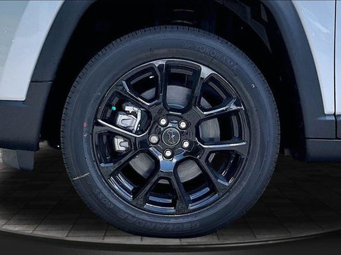 New 2026 Jeep Compass Latitude AWD/4WD image 12