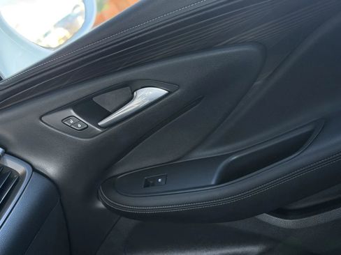 Used 2019 Buick Envision Essence image 39